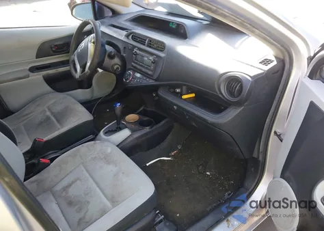 2012 Toyota Prius C One z USA, uszkodzony, nr VIN JTDKDTB32C1506675